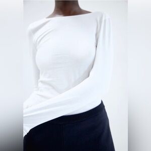 💕4 for $10- H&M basic white long sleeve tshirt